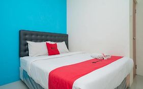RedDoorz @ Darmo Park 1 Surabaya